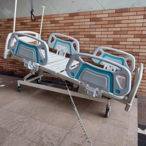 اجاره تخت بیمار برقی شیبدار ( ترندینگ ) بیمارستانی برند شفایارطب