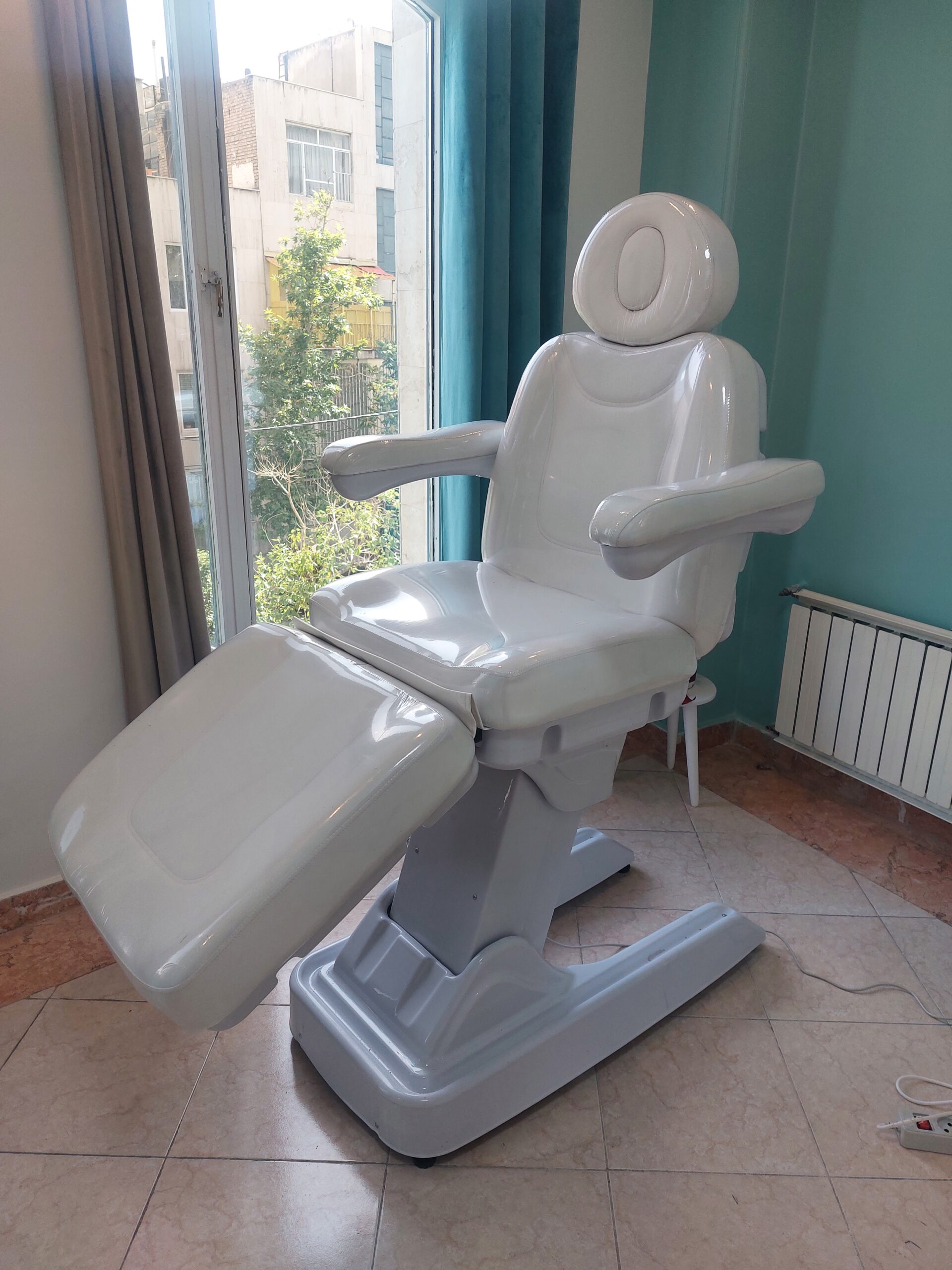 صندلی و یونیت زیبایی برقی – 3 موتوره – جراحی بیمار بیمارستانی