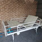 فروش تخت بیمار مدل 3 شکن پایه ثابت رویه ABS بیمارستانی - شفایارطب