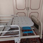 فروش تخت بیمار مدل 3 شکن تنظیم ارتفاع دار مکانیکی بیمارستانی – برند شفایارطب