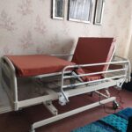 اجاره تخت بیمار برقی مدل 3 شکن تنظیم ارتفاع دار بیمارستانی