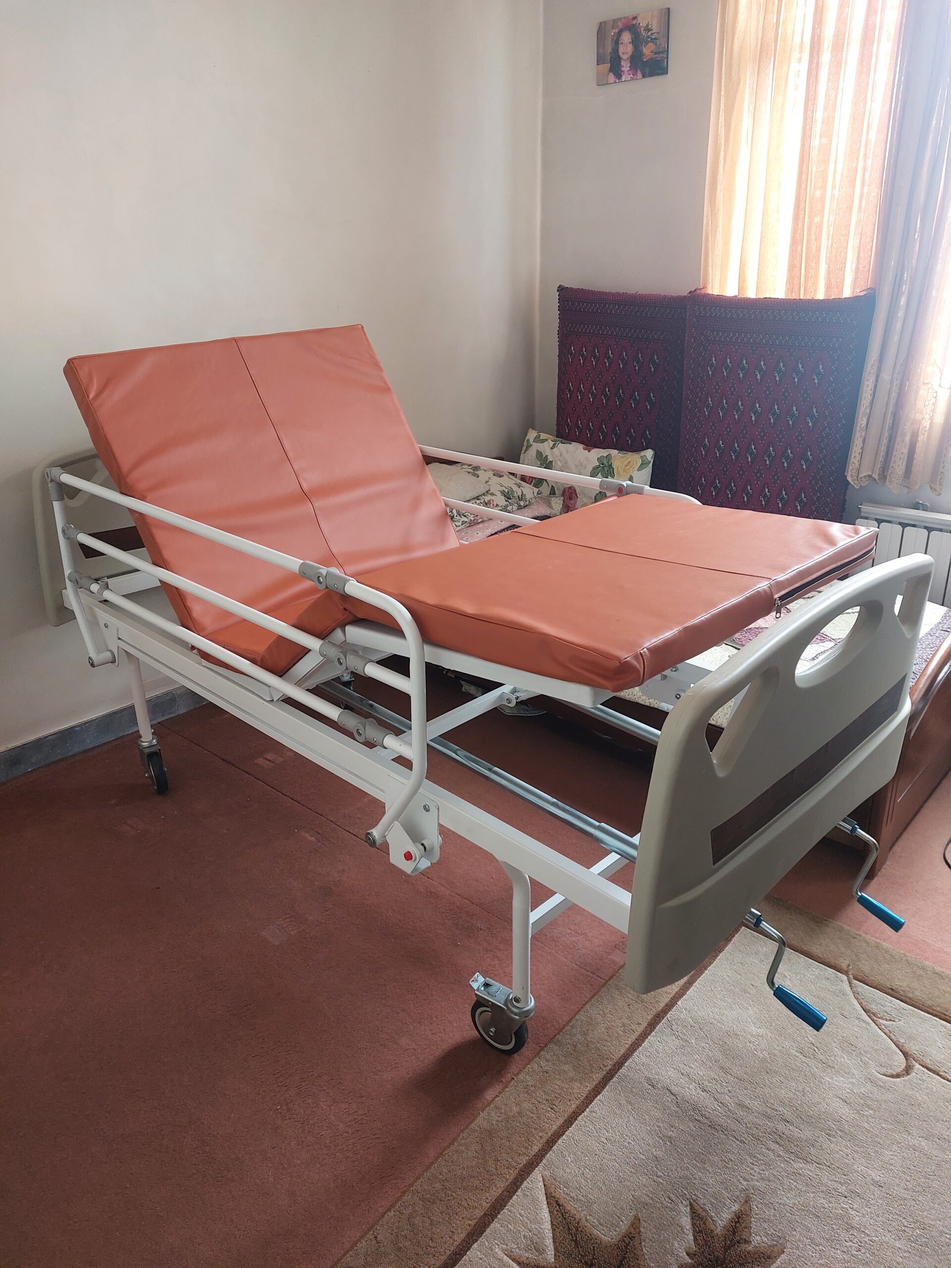 اجاره تخت بیمار مکانیکی 3 شکن پایه ثابت بیمارستانی برند شفایارطب